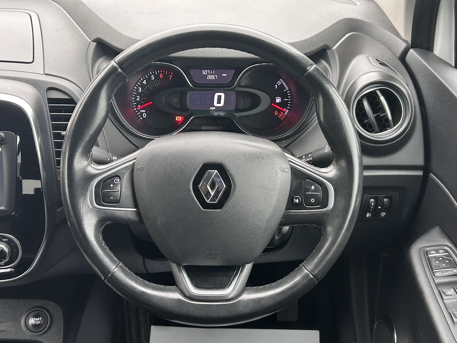 Used Renault Captur 2018 for sale - 77423392: Photo 19