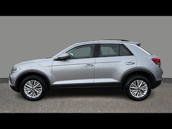 Used Volkswagen T-Roc 2023 for sale - 79125593: Photo