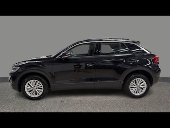 Used Volkswagen T-Roc 2023 for sale - 79438833: Photo