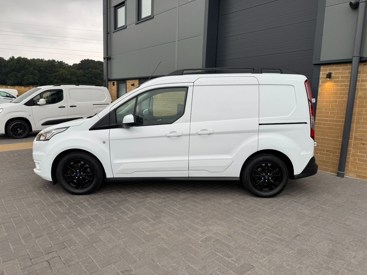 Used Ford Transit Connect 2019 for sale - 75341857: Photo 2
