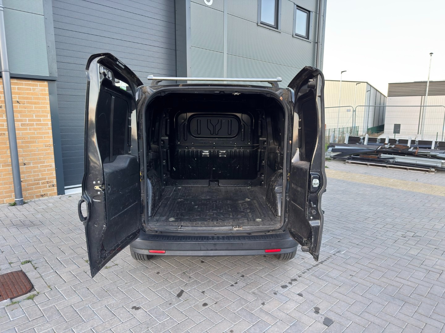 Used Fiat Doblo 2010 for sale - 76627377: Photo 3