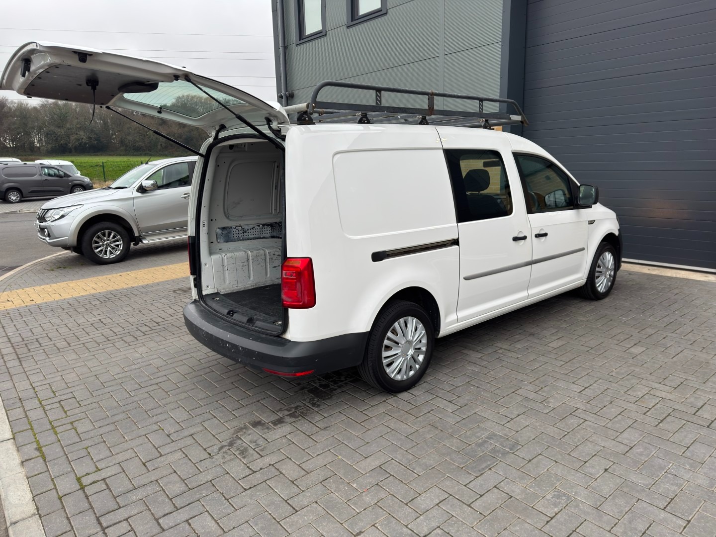 Used Volkswagen Caddy Maxi 2018 for sale - 76609809: Photo 13