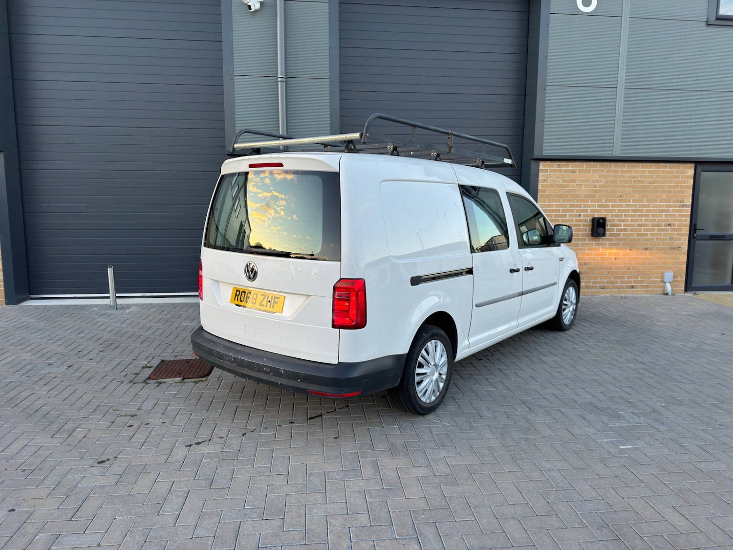 Used Volkswagen Caddy Maxi 2018 for sale - 76609809: Photo 2