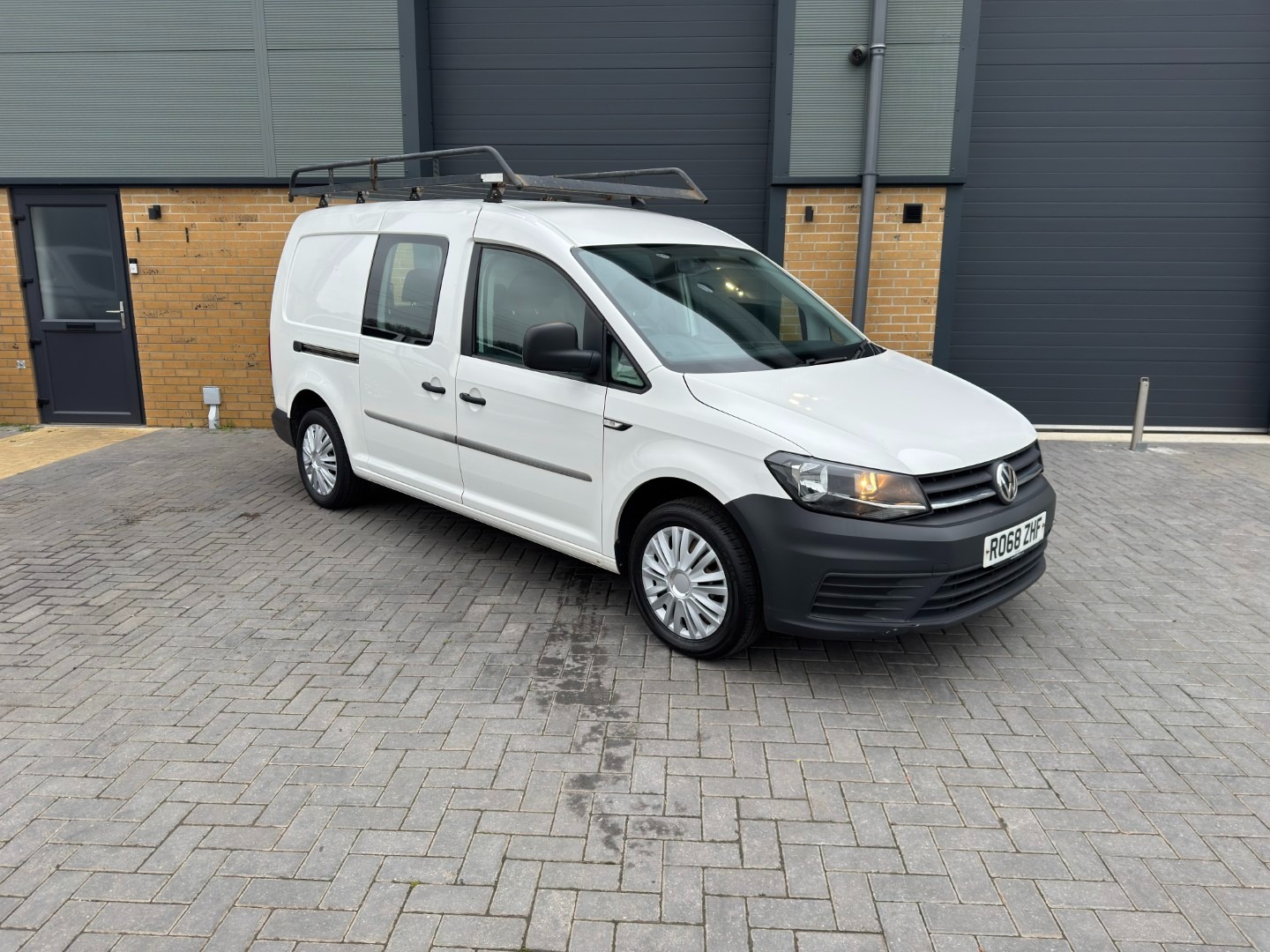 Used Volkswagen Caddy Maxi 2018 for sale - 76609809: Photo 4
