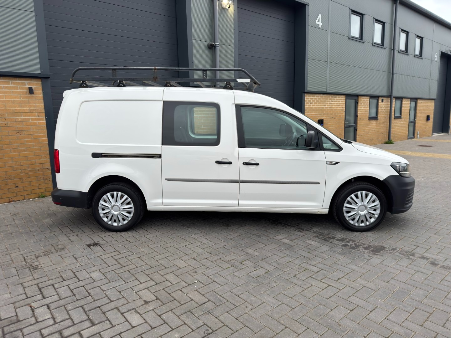 Used Volkswagen Caddy Maxi 2018 for sale - 76609809: Photo 5