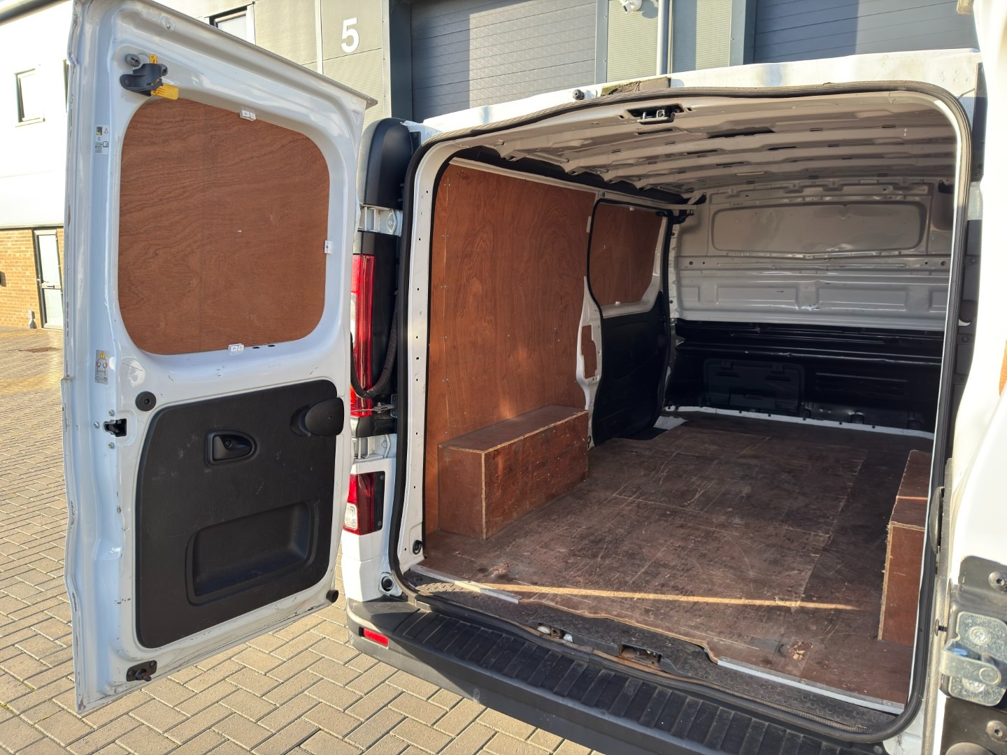 Used Vauxhall Vivaro 2018 for sale - 77065853: Photo 10