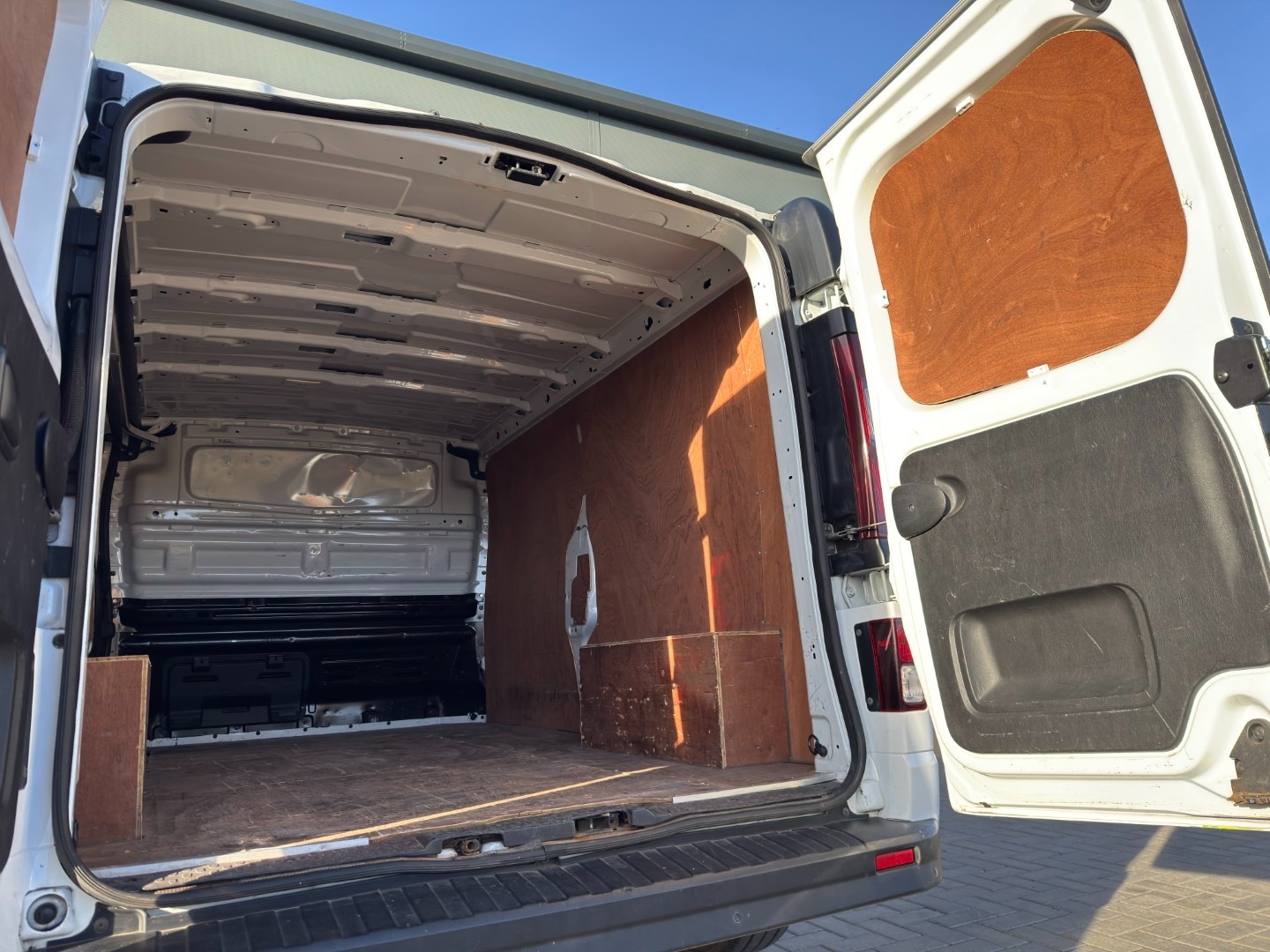 Used Vauxhall Vivaro 2018 for sale - 77065853: Photo 12