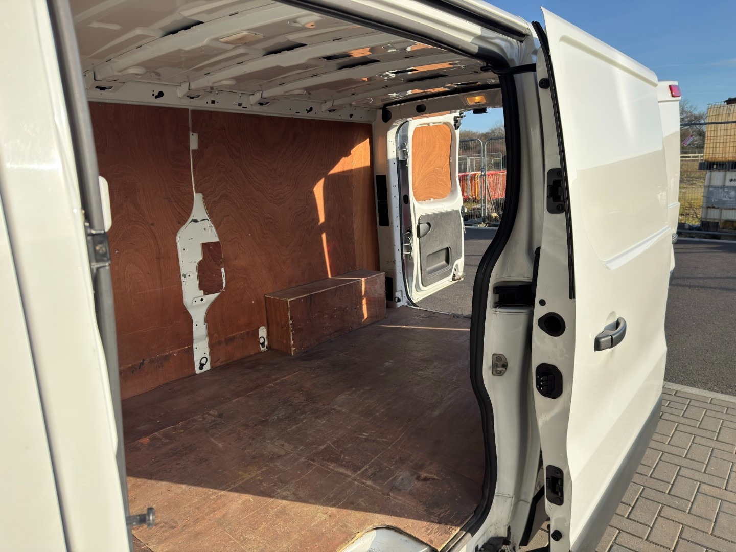 Used Vauxhall Vivaro 2018 for sale - 77065853: Photo 15