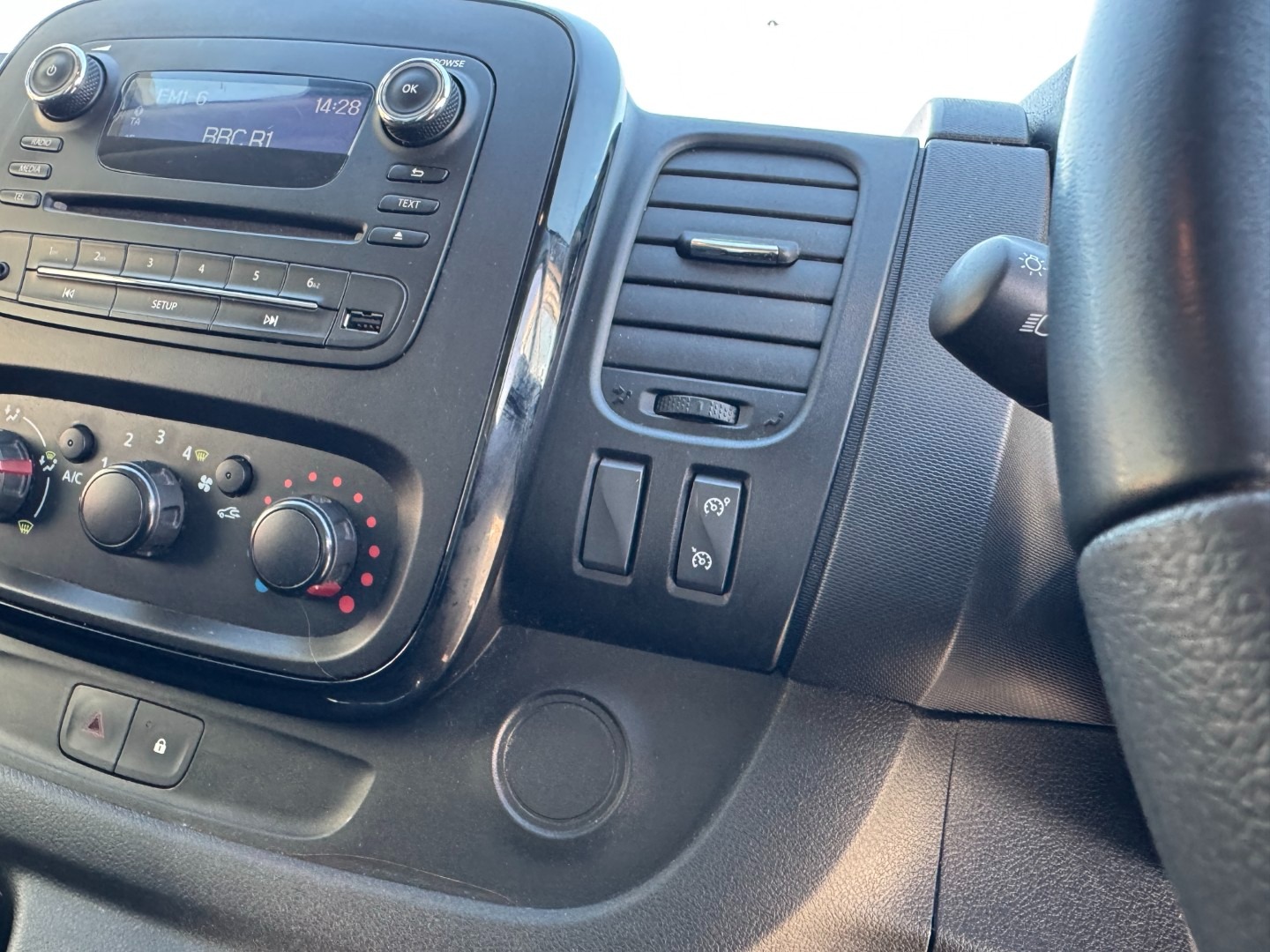 Used Vauxhall Vivaro 2018 for sale - 77065853: Photo 36