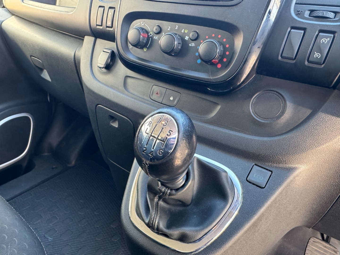 Used Vauxhall Vivaro 2018 for sale - 77065853: Photo 37