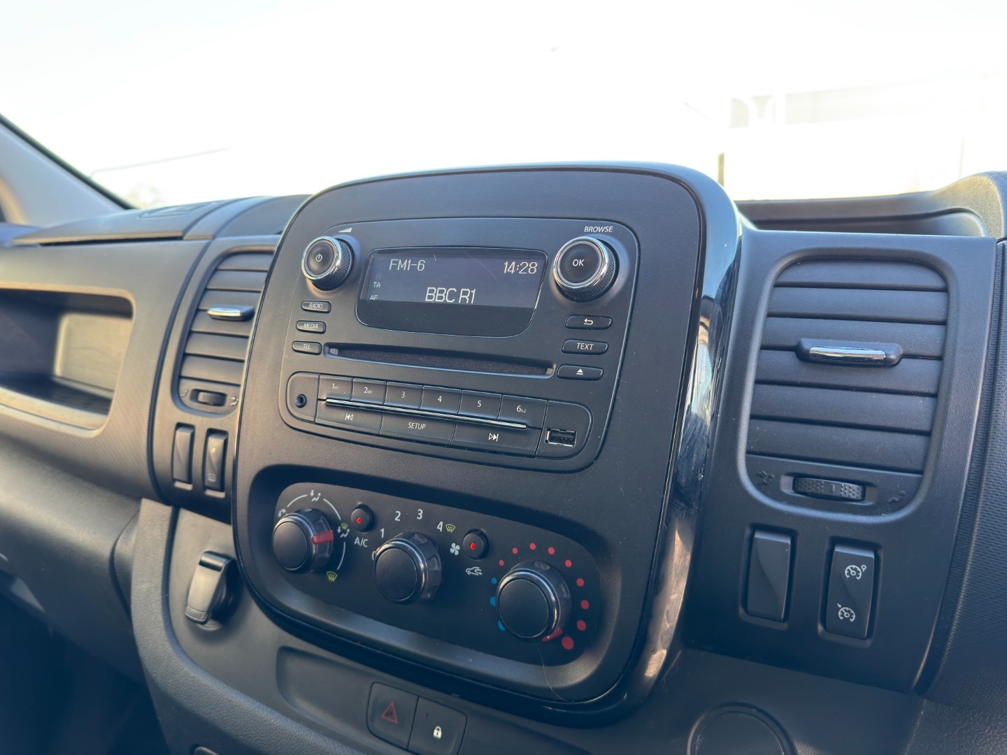 Used Vauxhall Vivaro 2018 for sale - 77065853: Photo 38