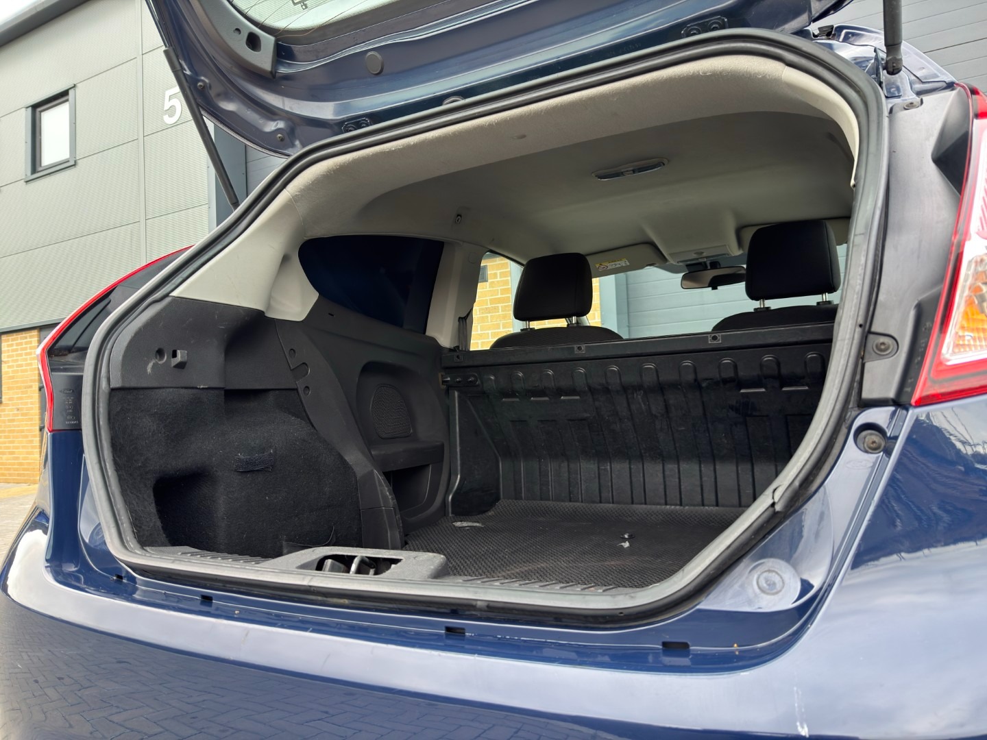 Used Ford Fiesta 2014 for sale - 76482773: Photo 11