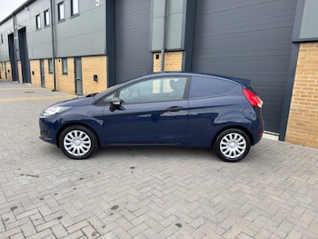 Used Ford Fiesta 2014 for sale - 76482773: Photo