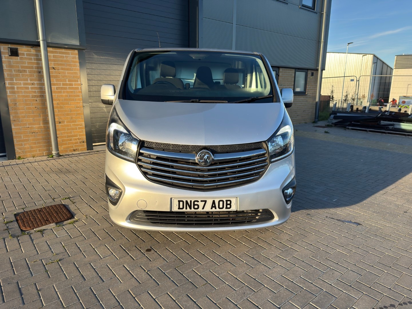 Used Vauxhall Vivaro 2017 for sale - 76609808: Photo 2