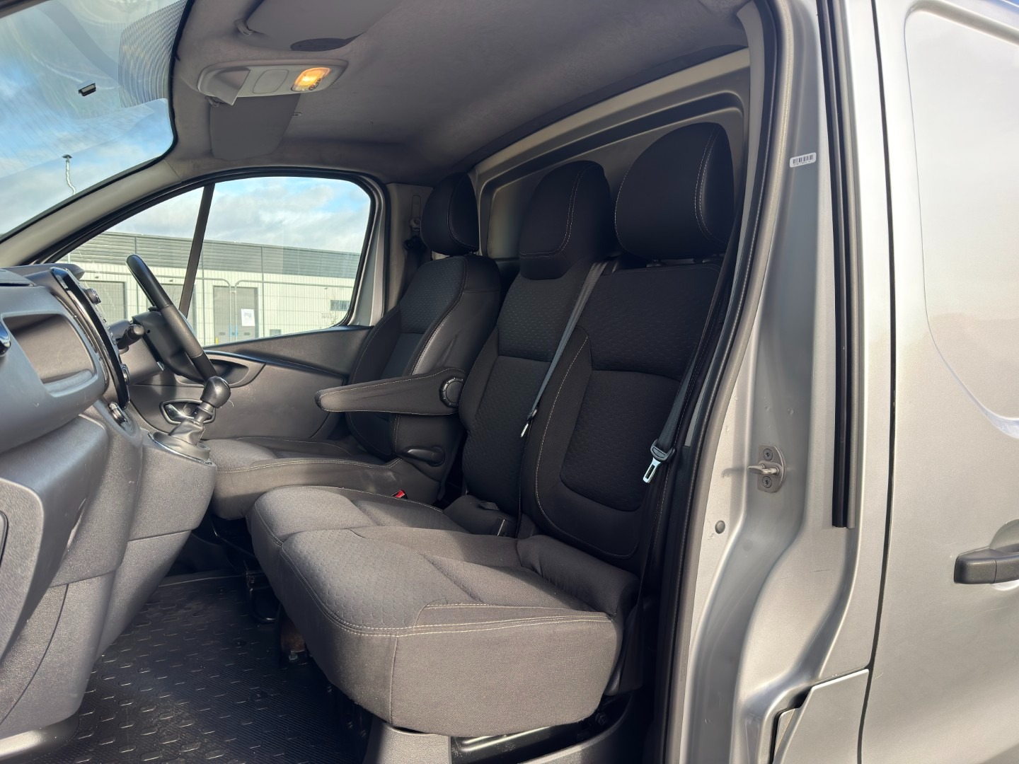 Used Vauxhall Vivaro 2017 for sale - 76609808: Photo 41