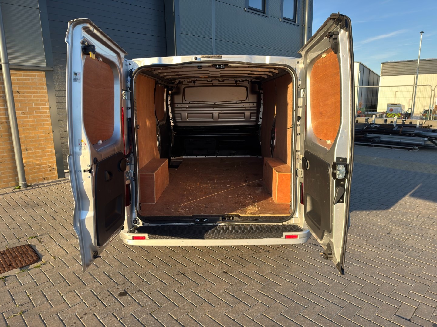 Used Vauxhall Vivaro 2017 for sale - 76609808: Photo 8