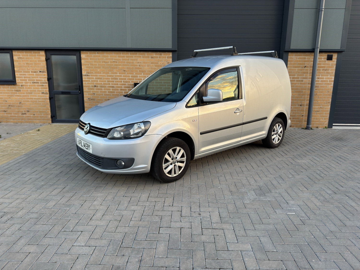Used Volkswagen Caddy 2014 for sale - 76662096: Photo 1