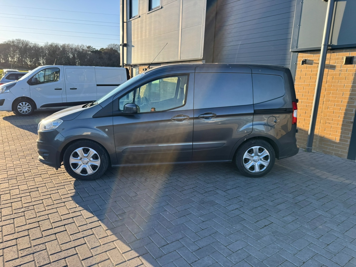 Used Ford Transit Courier 2016 for sale - 77118692: Photo 3