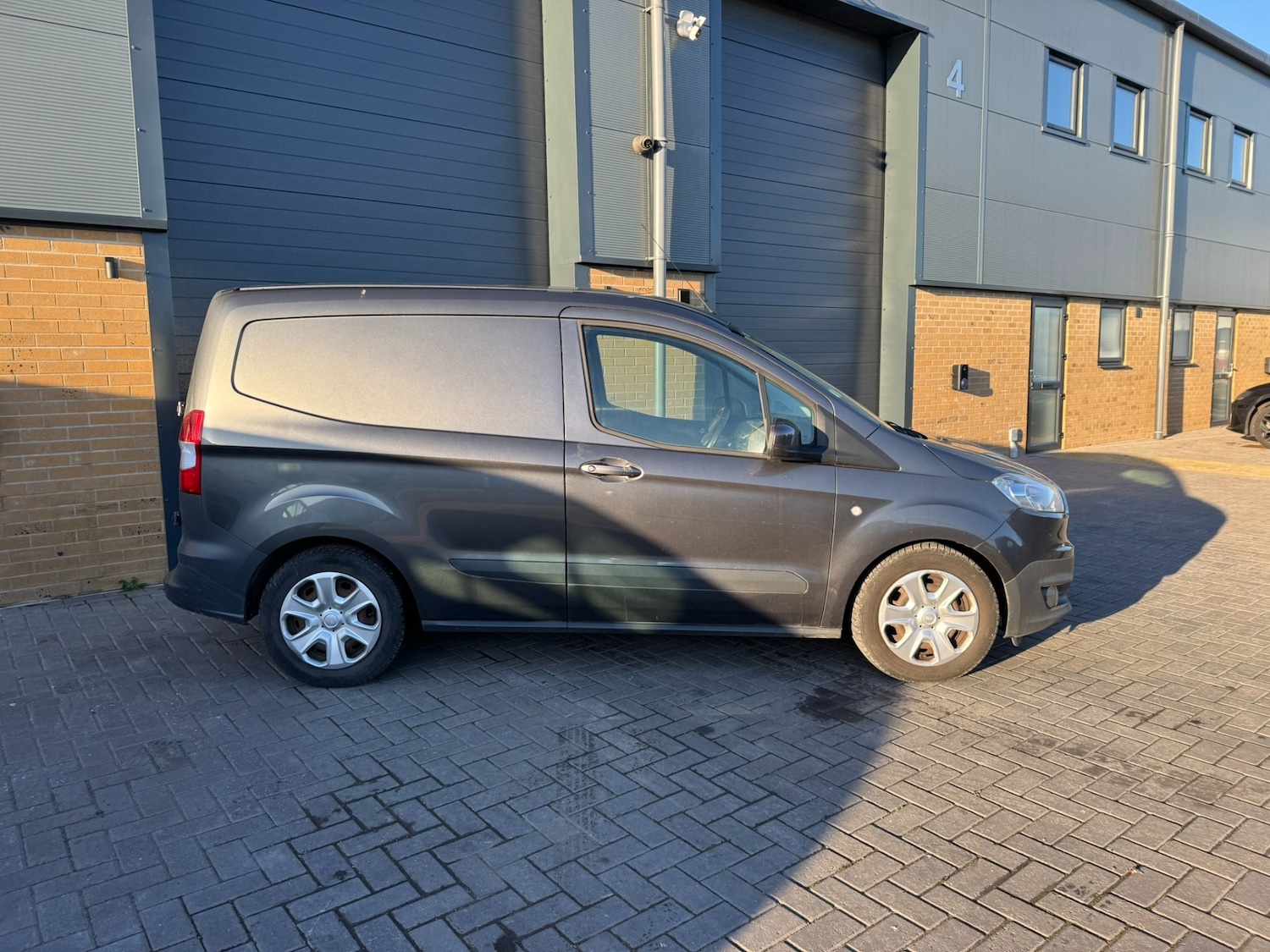Used Ford Transit Courier 2016 for sale - 77118692: Photo 7