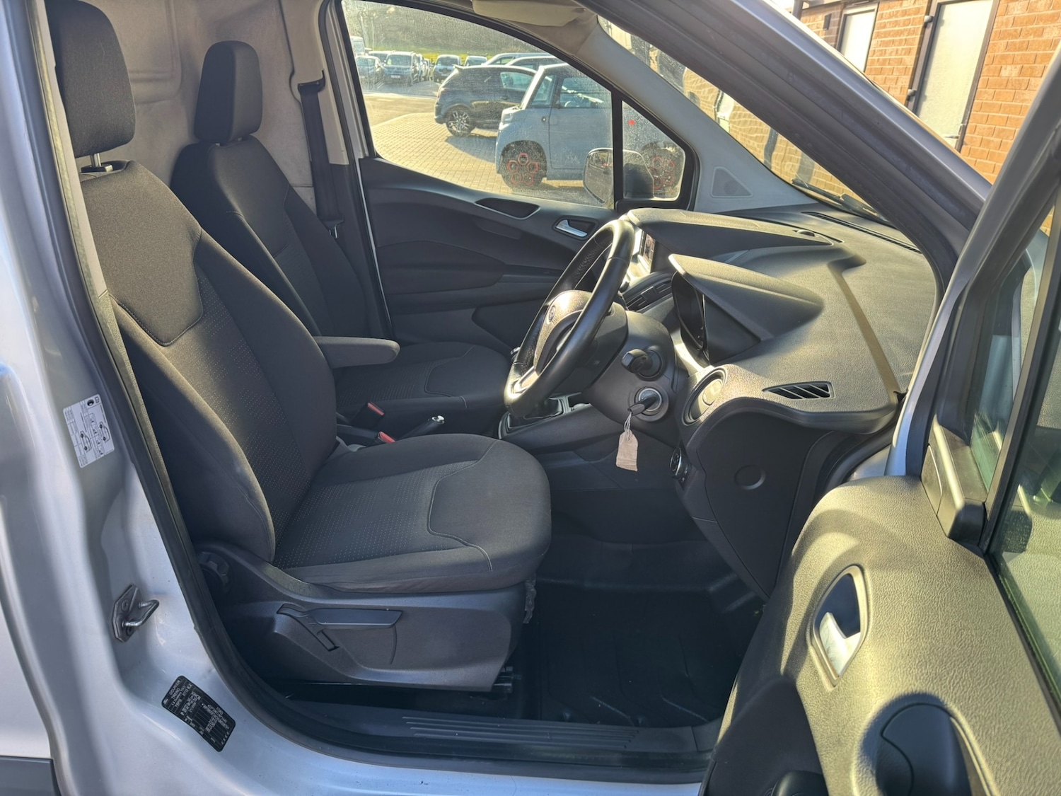 Used Ford Transit Courier 2019 for sale - 77080896: Photo 32