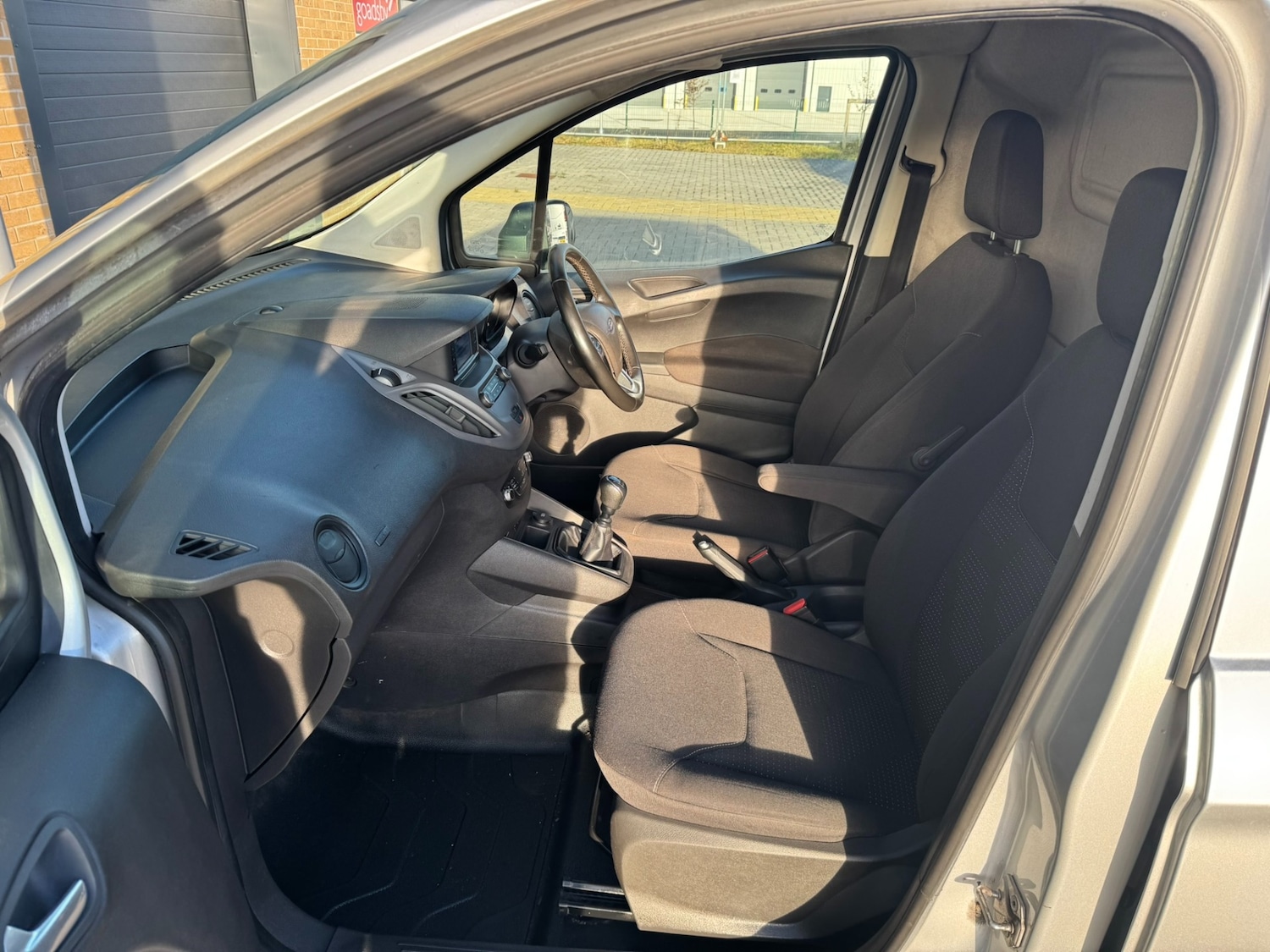 Used Ford Transit Courier 2019 for sale - 77080896: Photo 39