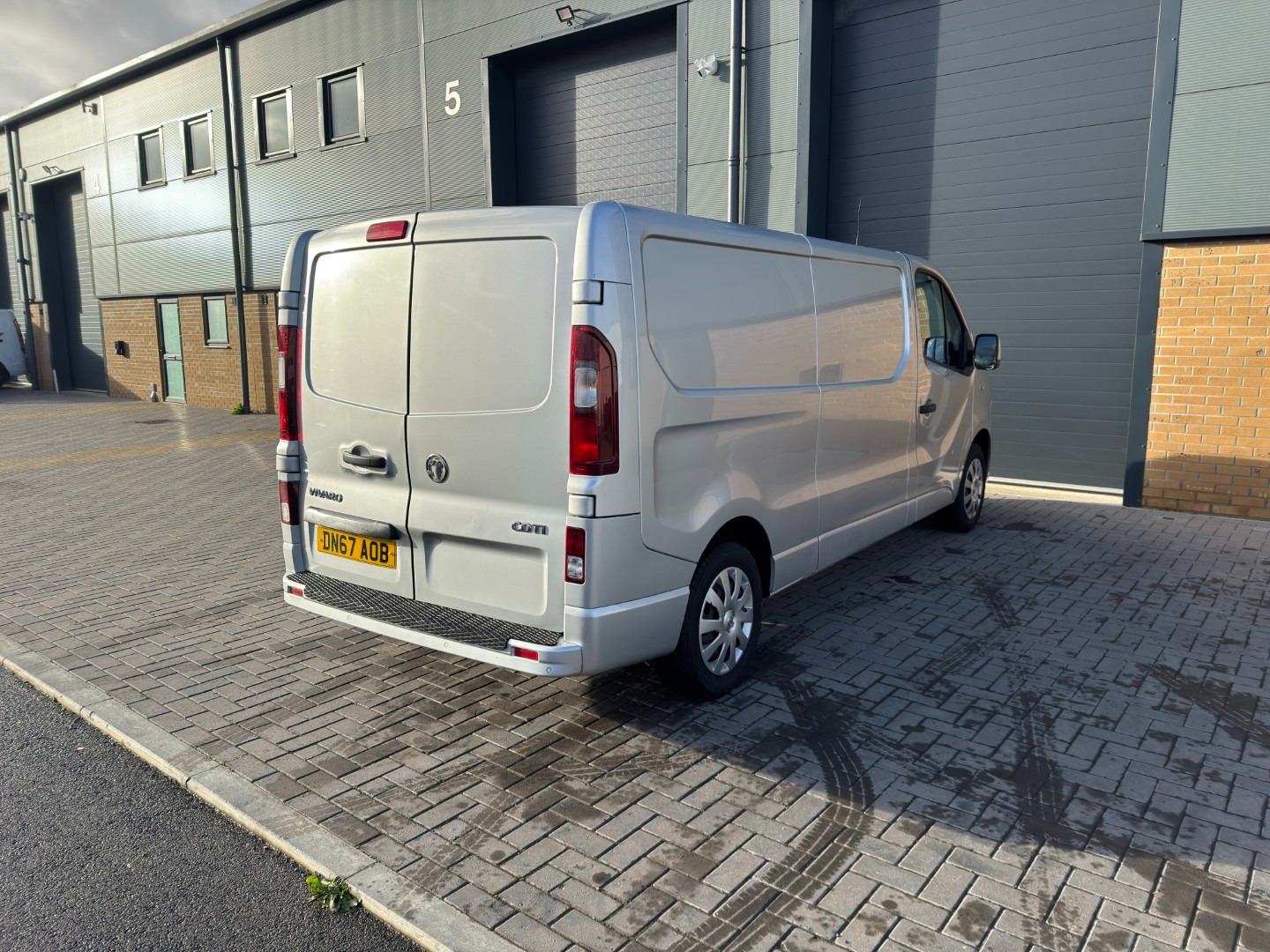 Used Vauxhall Vivaro 2017 for sale - 78039377: Photo 6