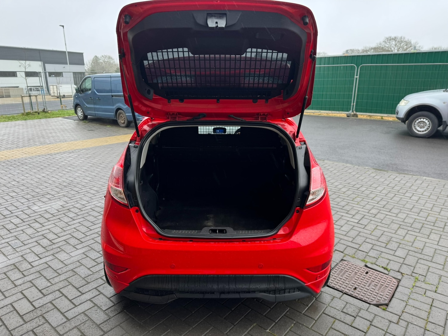 Used Ford Fiesta 2014 for sale - 77797990: Photo 10