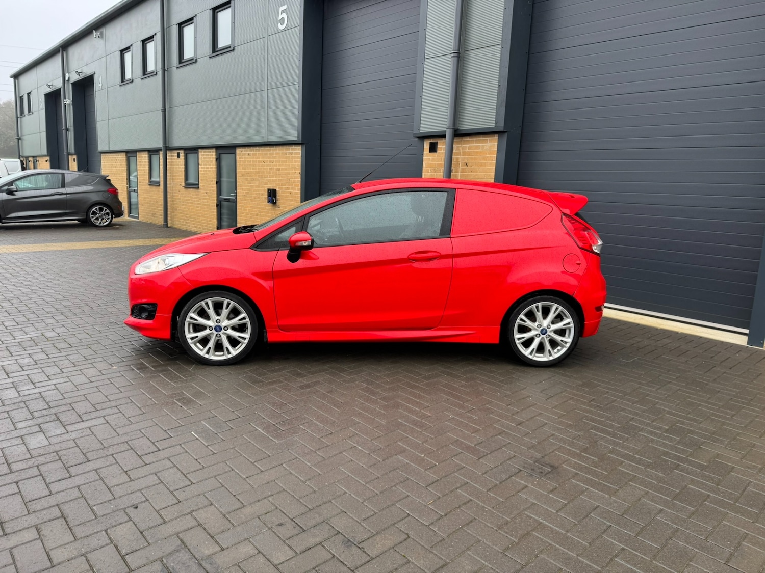 Used Ford Fiesta 2014 for sale - 77797990: Photo 2