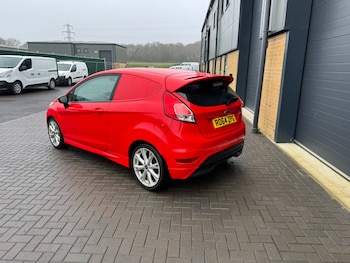 Used Ford Fiesta 2014 for sale - 77797990: Photo