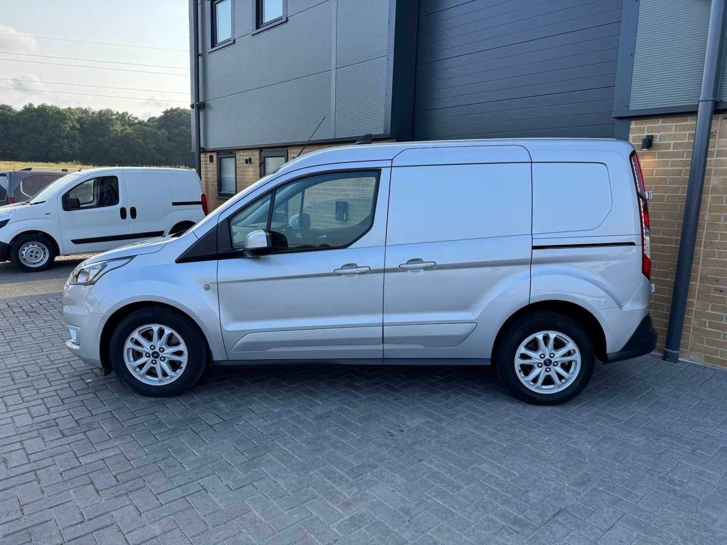 Used Ford Transit Connect 2020 for sale - 74853025: Photo 2