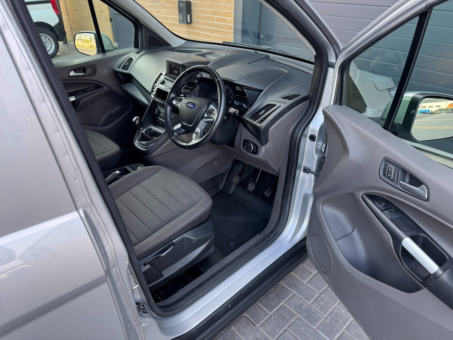 Used Ford Transit Connect 2020 for sale - 74853025: Photo 24