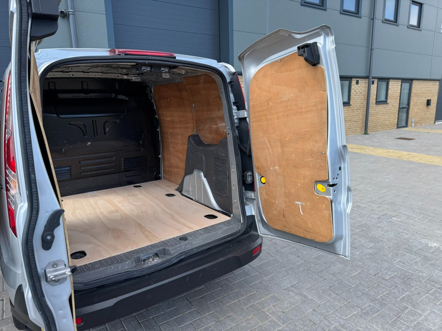 Used Ford Transit Connect 2020 for sale - 74853025: Photo 39