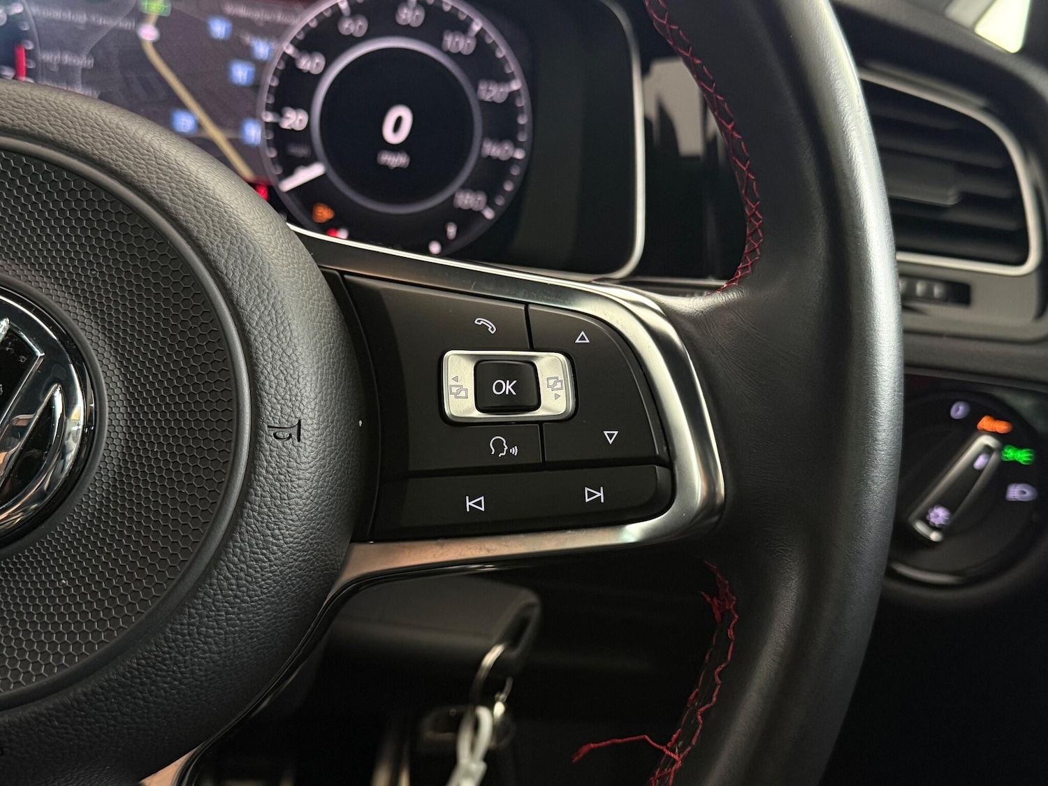 Used Volkswagen Golf 2017 for sale - 77246271: Photo 17