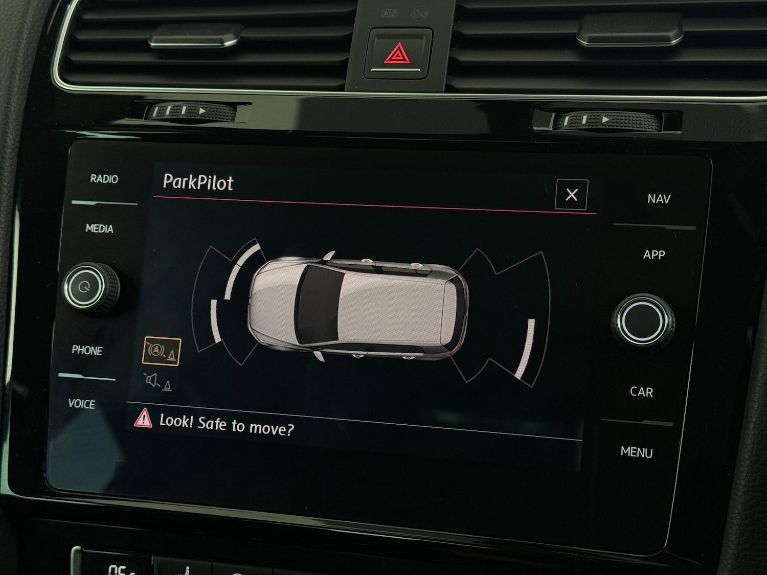 Used Volkswagen Golf 2017 for sale - 77246271: Photo 24