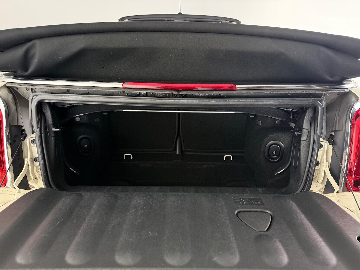 Used MINI Convertible 2018 for sale - 77181200: Photo 15