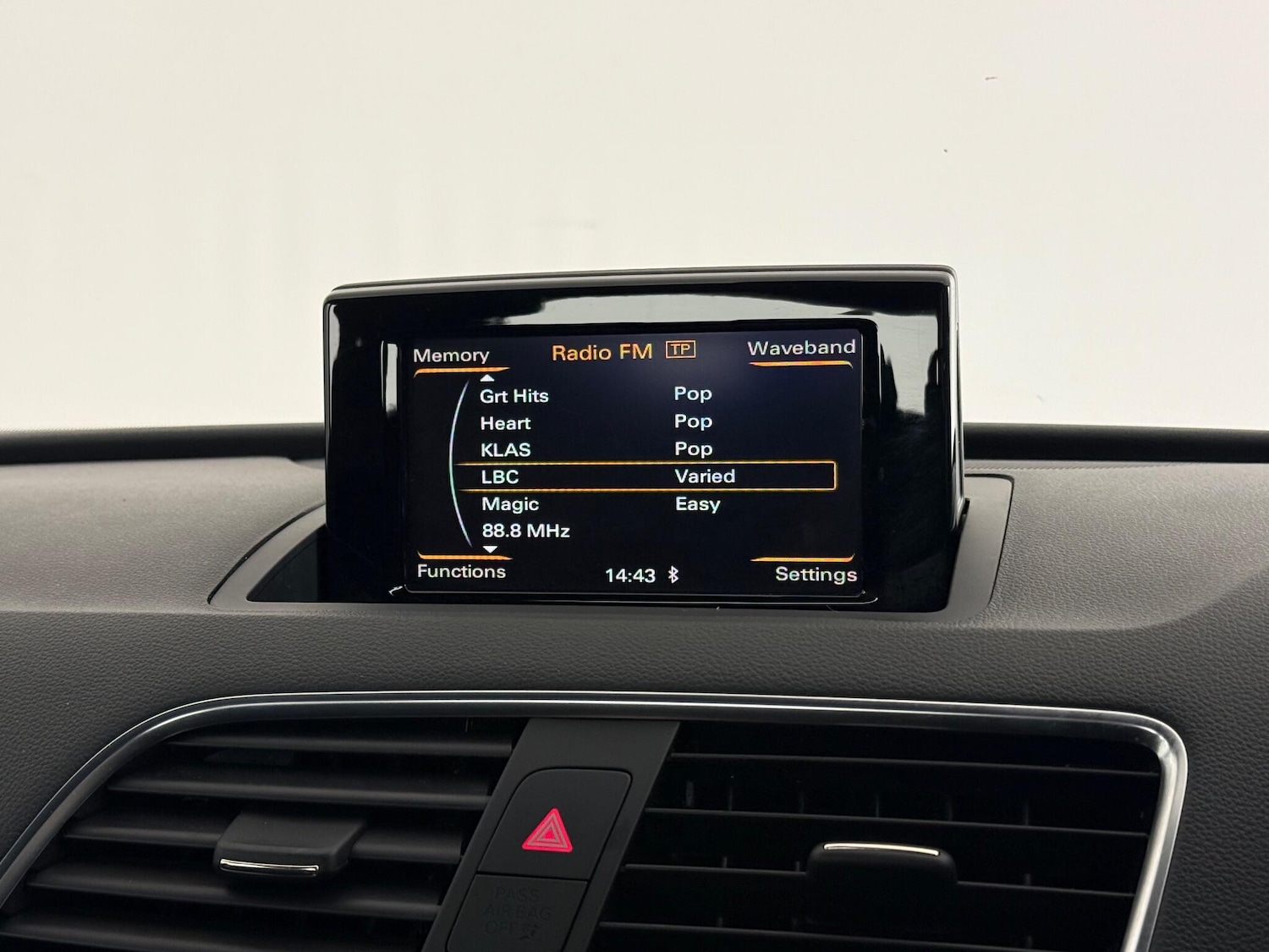 Used Audi Q3 2017 for sale - 76468568: Photo 32