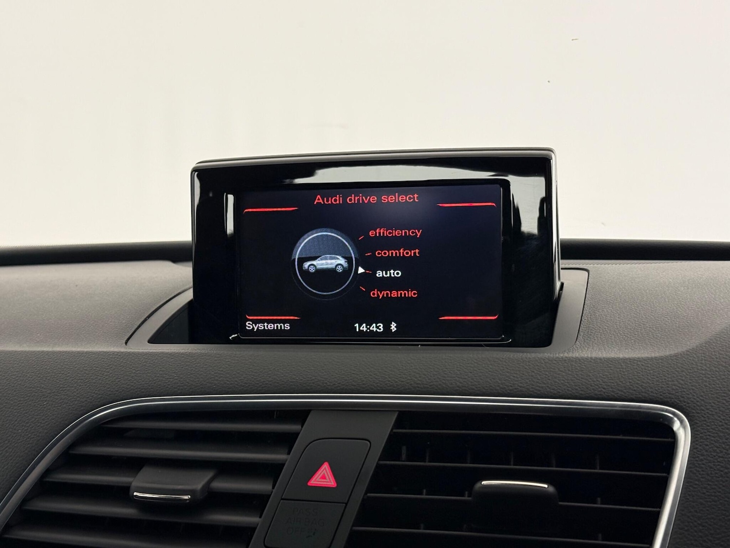 Used Audi Q3 2017 for sale - 76468568: Photo 33