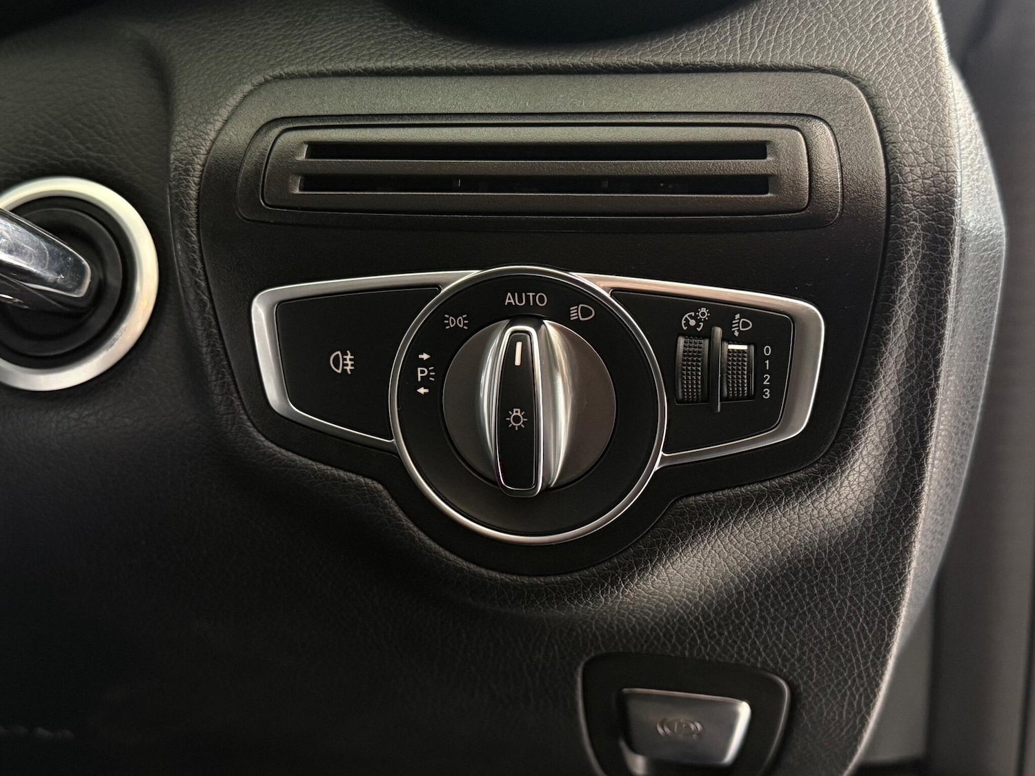 Used Mercedes-Benz C Class 2017 for sale - 77243647: Photo 22