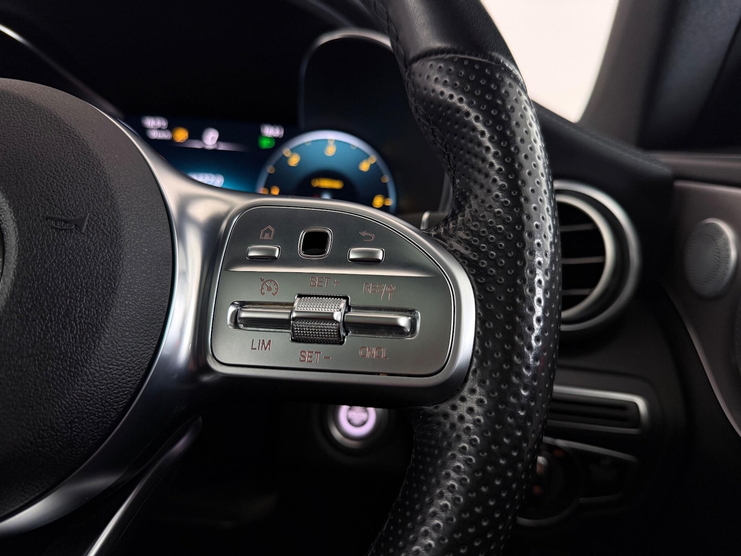 Used Mercedes-Benz C Class 2020 for sale - 77181298: Photo 18