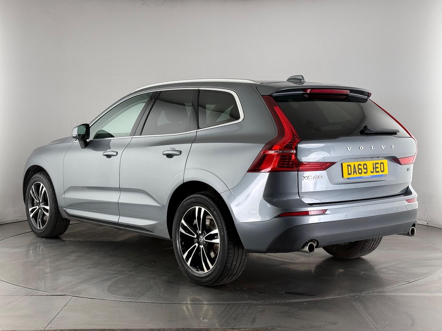 Used Volvo XC60 2019 for sale - 77260487: Photo 3