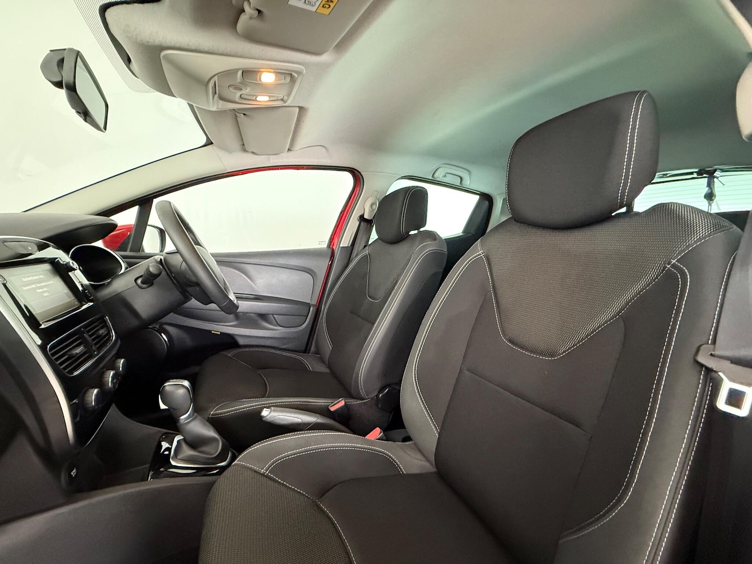 Used Renault Clio 2019 for sale - 76468541: Photo 15