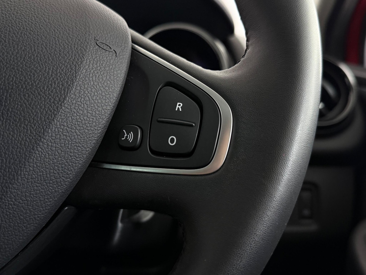 Used Renault Clio 2019 for sale - 76468541: Photo 24