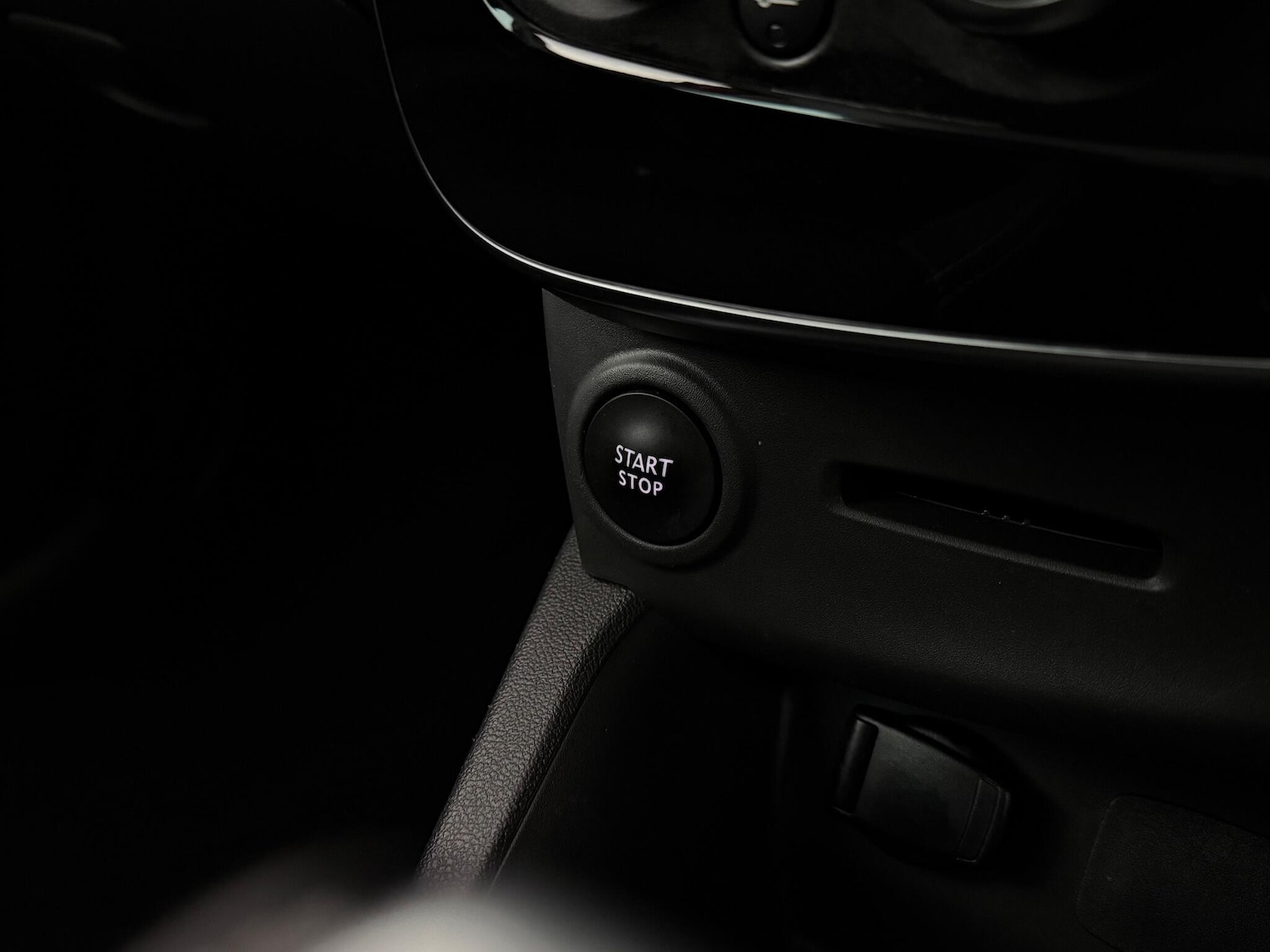 Used Renault Clio 2019 for sale - 76468541: Photo 29