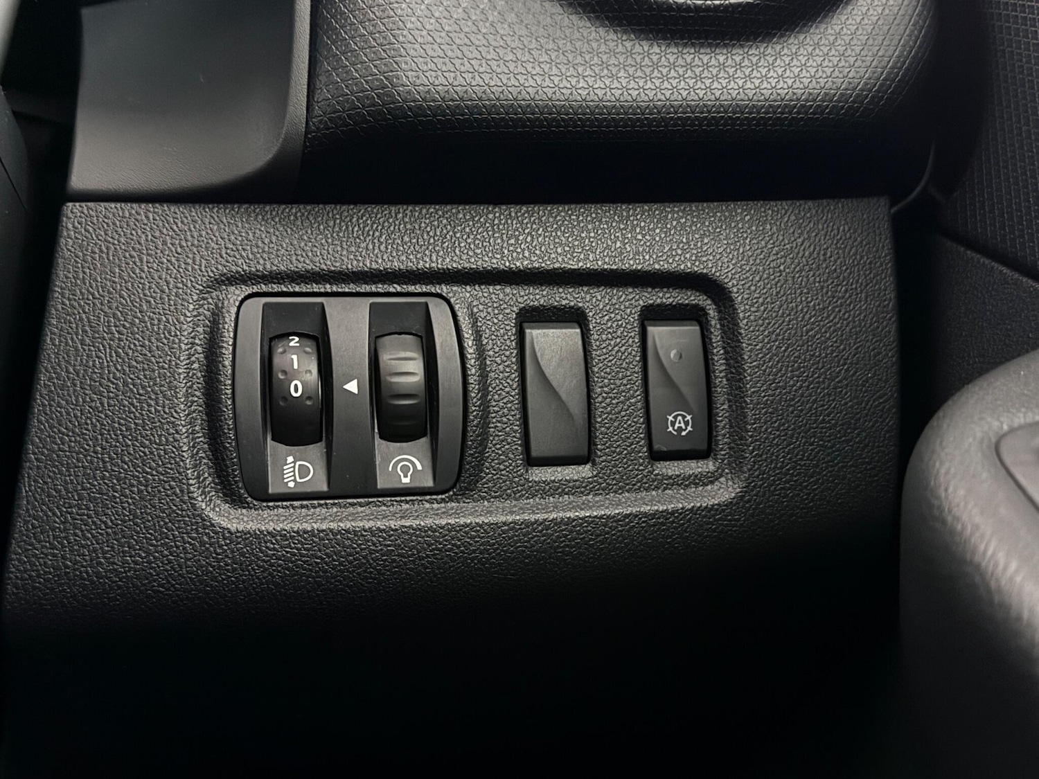 Used Renault Clio 2019 for sale - 76468541: Photo 31