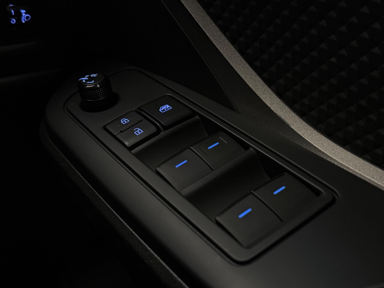 Used Toyota C-HR 2023 for sale - 77776213: Photo 19