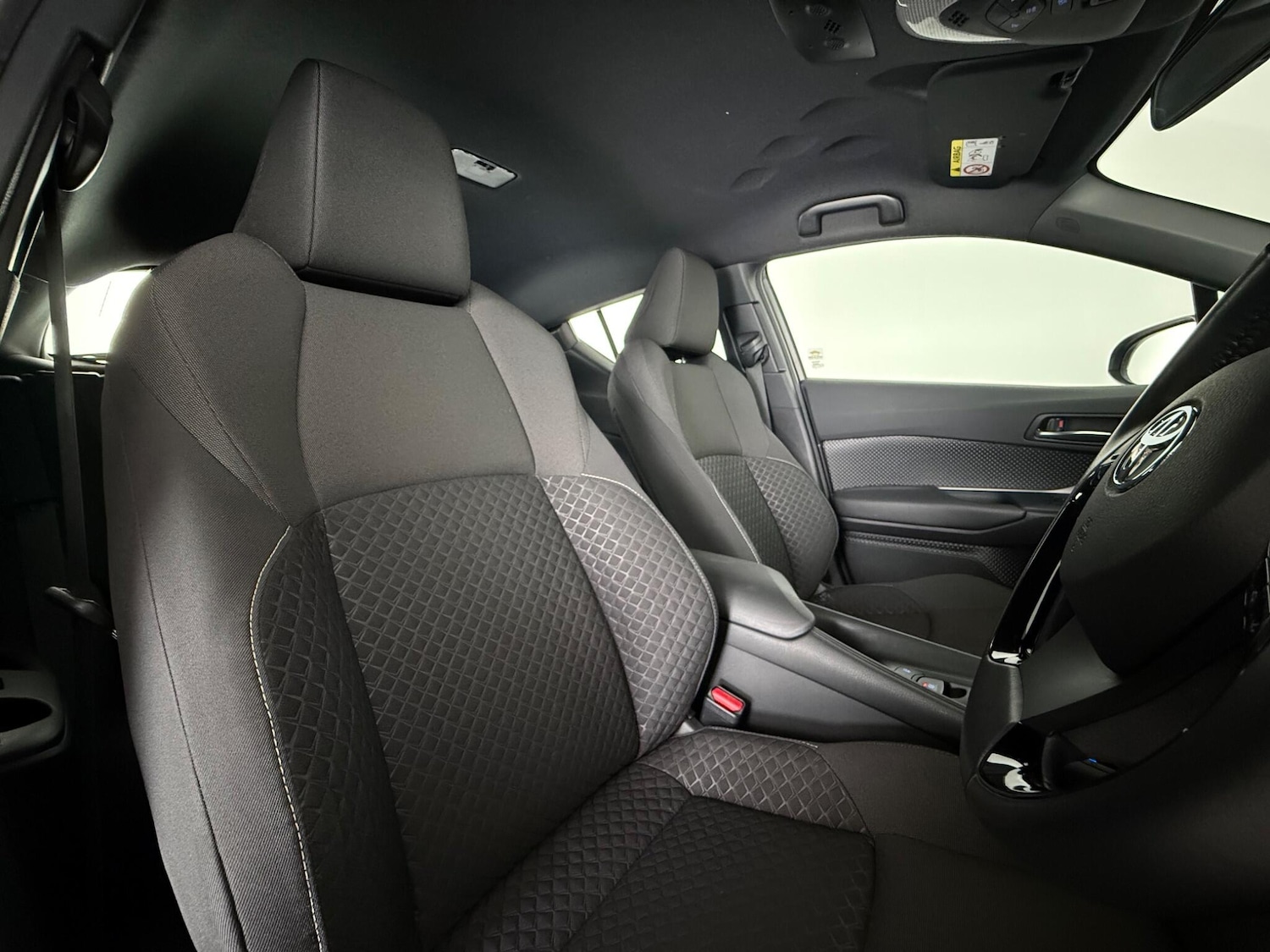 Used Toyota C-HR 2023 for sale - 77776213: Photo 8