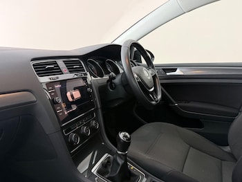 Used Volkswagen Golf 2018 for sale - 79605947: Photo