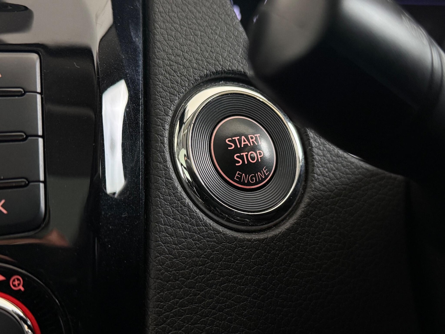 Used Nissan Qashqai for sale - 76468763: Photo 28