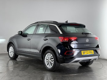 Used Volkswagen T-Roc 2023 for sale - 77412464: Photo