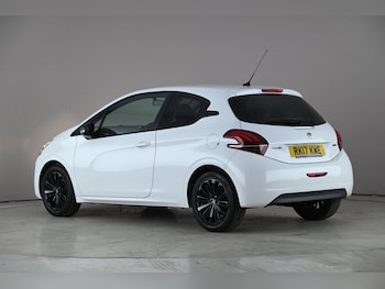 Used Peugeot 208 2017 for sale - 78101581: Photo